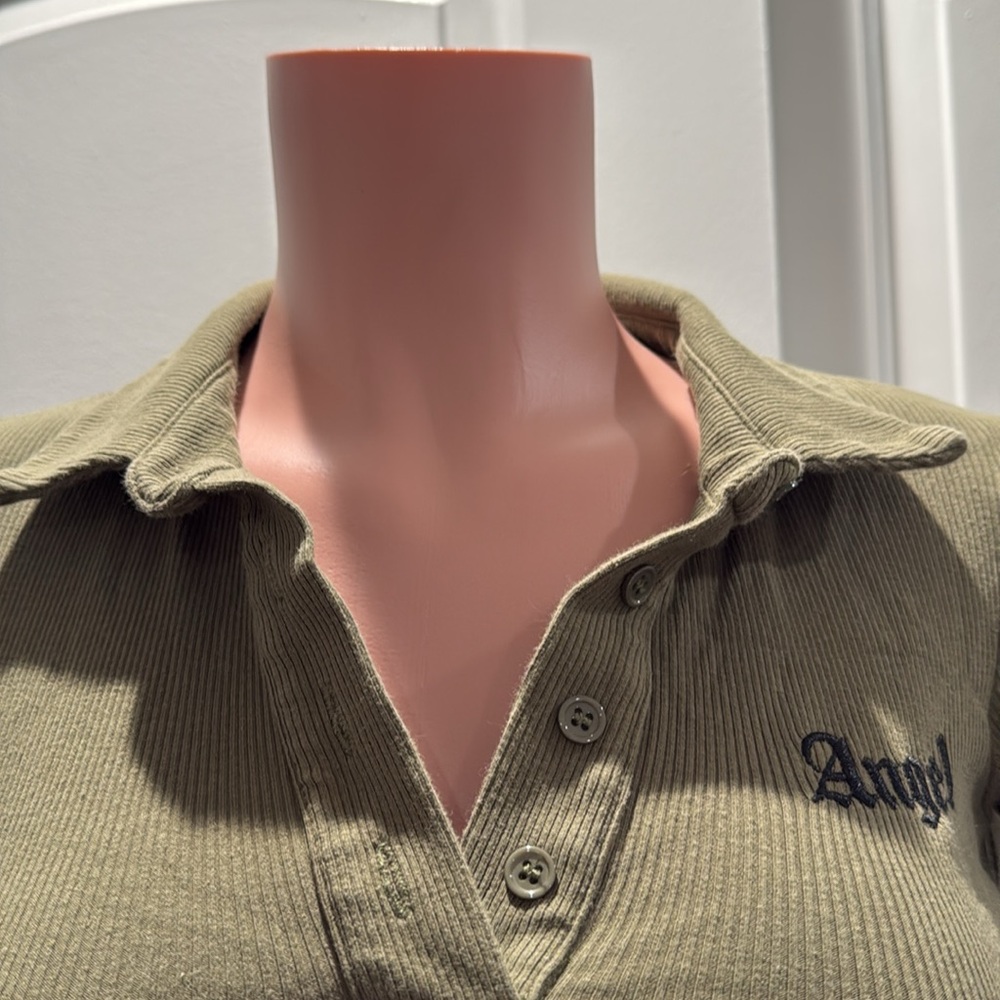 Edikted Long Sleeve Collared Ribbed Crop Top - Picture 4 of 8